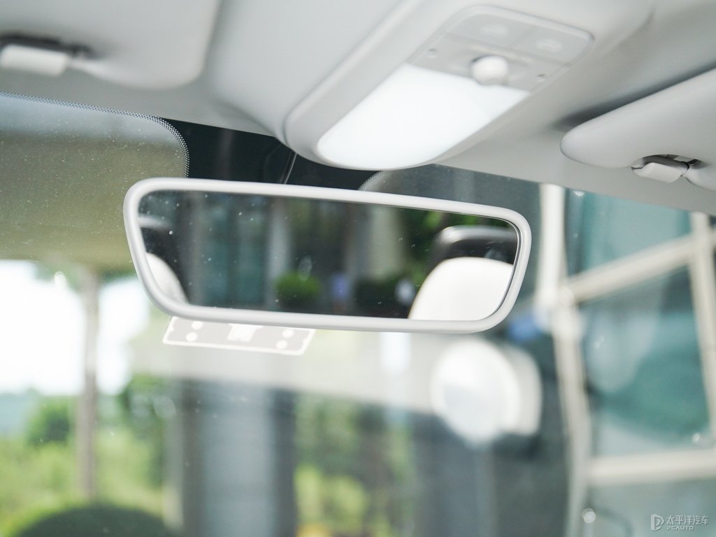 祖母綠宏光MINIEV車廂內(nèi)飾圖片