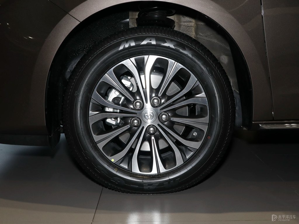 琥珀金別克GL8車身外觀圖片