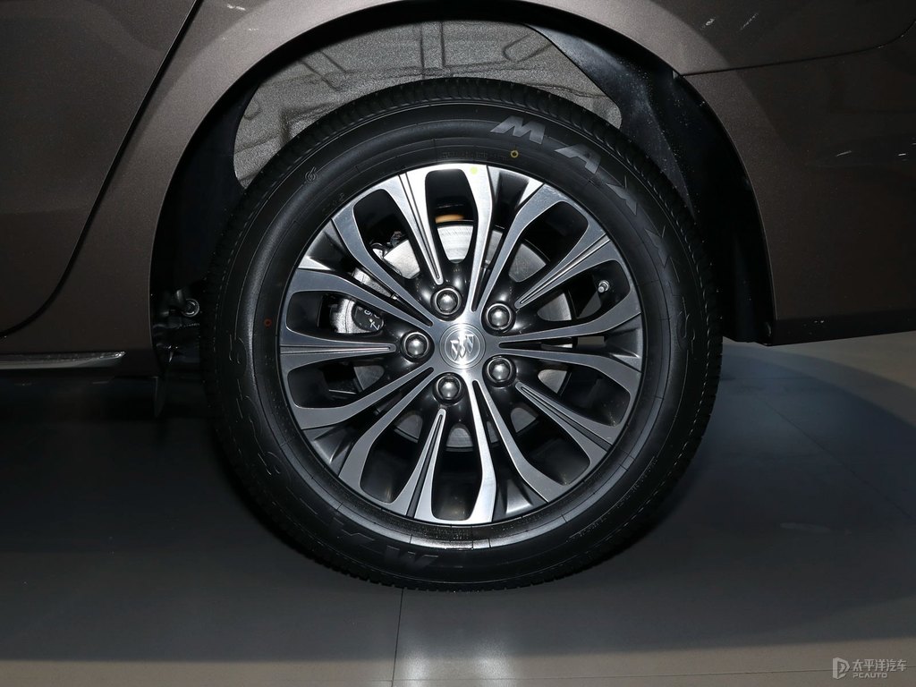 琥珀金別克GL8車身外觀圖片