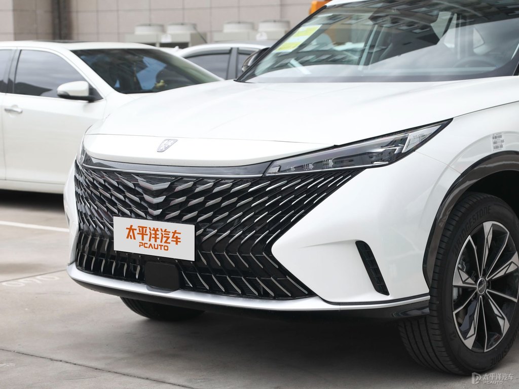 珠光白榮威RX5車頭外觀圖片