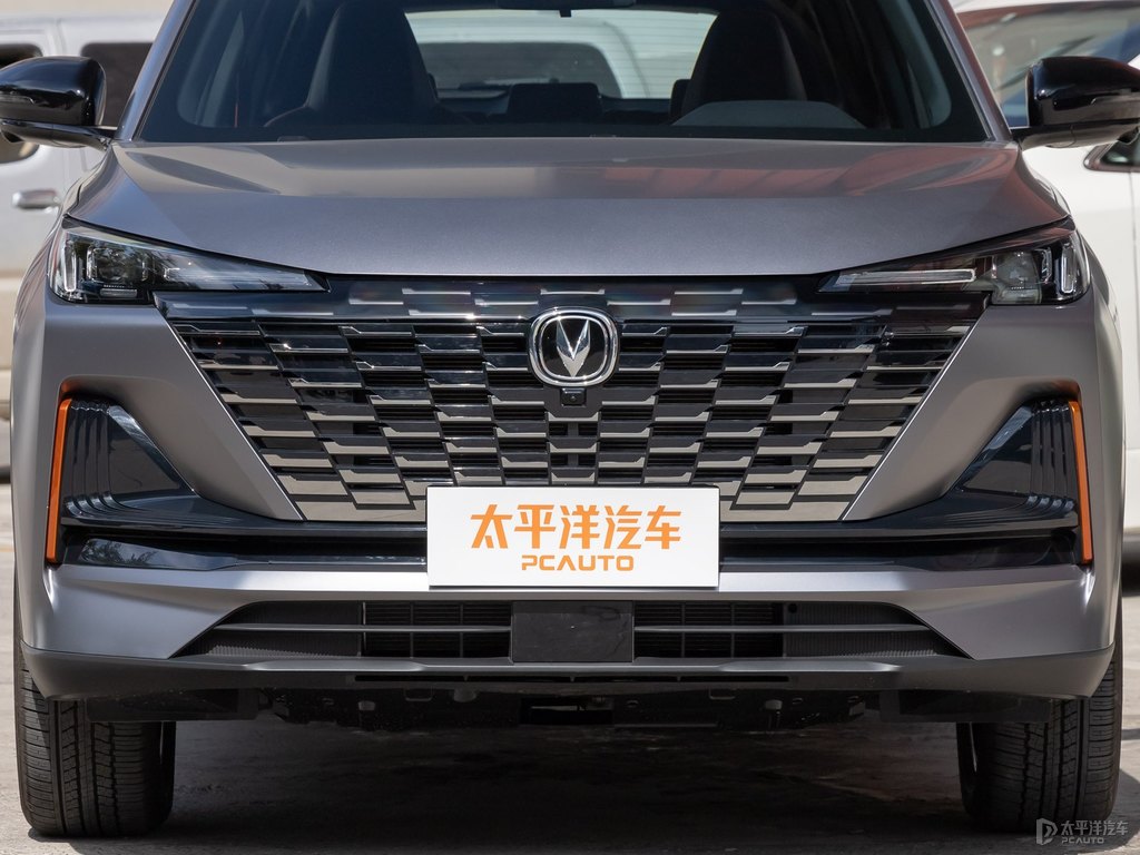 啞光風(fēng)暴灰長安CS55PLUS車頭外觀圖片