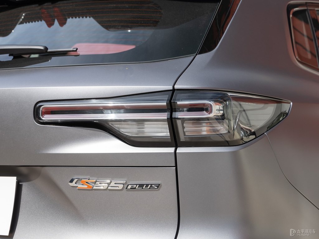 啞光風(fēng)暴灰長(zhǎng)安CS55PLUS車尾外觀圖片