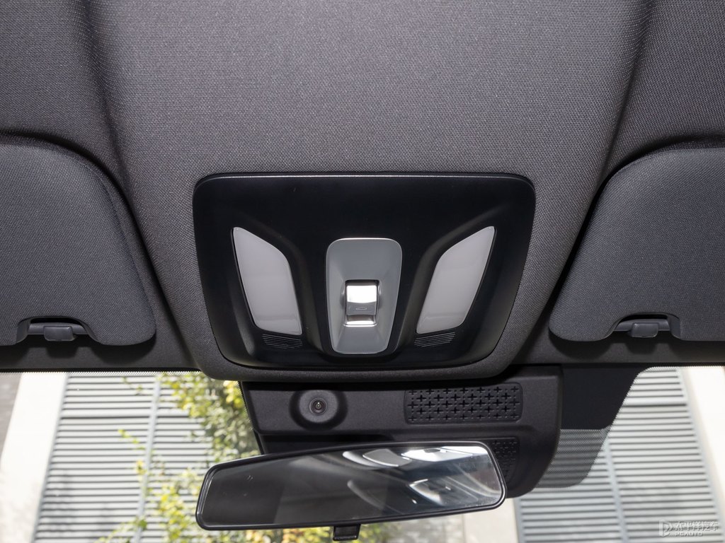 啞光風(fēng)暴灰長安CS55PLUS車廂內(nèi)飾圖片