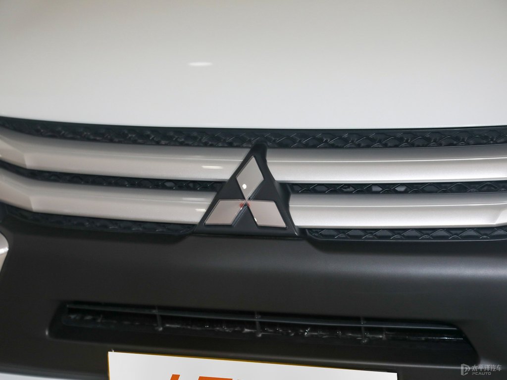 珍珠白奕歌車頭外觀圖片