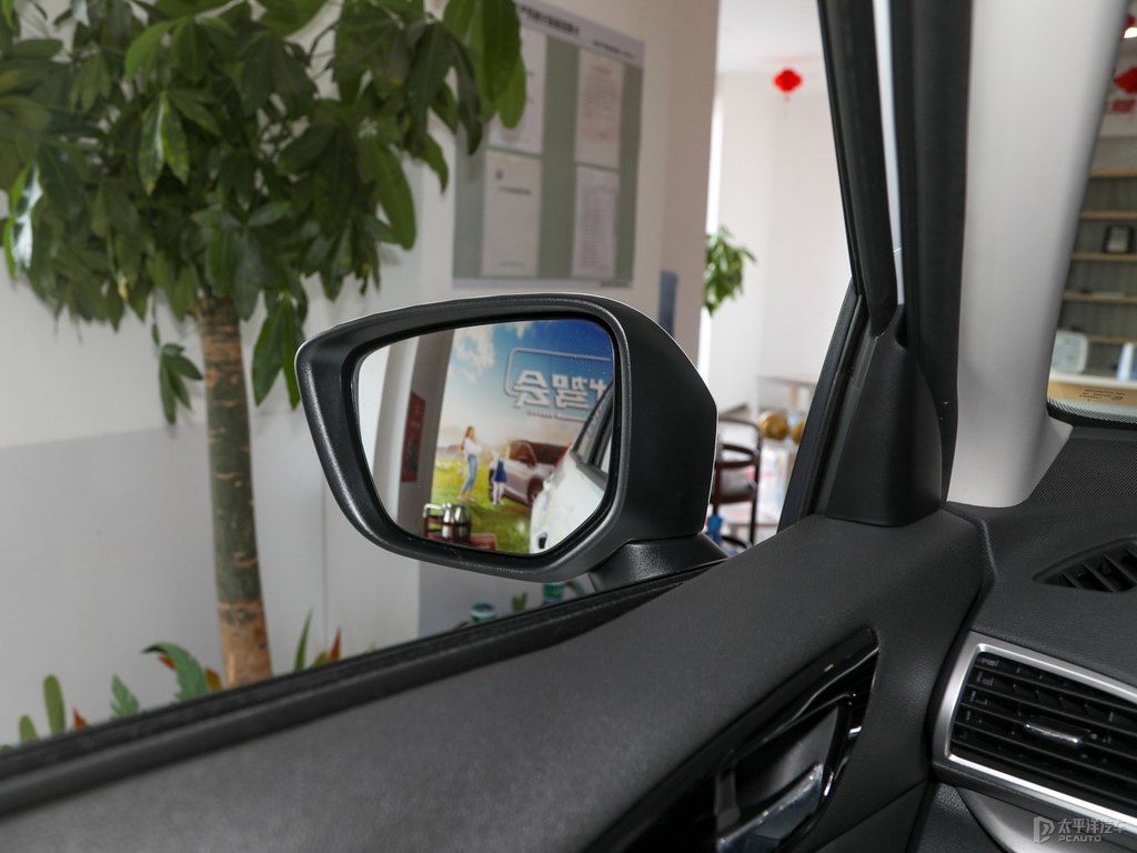 珍珠白奕歌車(chē)身外觀圖片