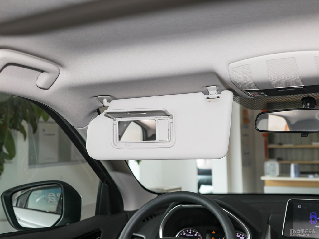 珍珠白奕歌車廂內(nèi)飾圖片
