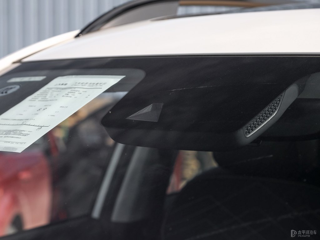 月光白榮威RX5車身外觀圖片