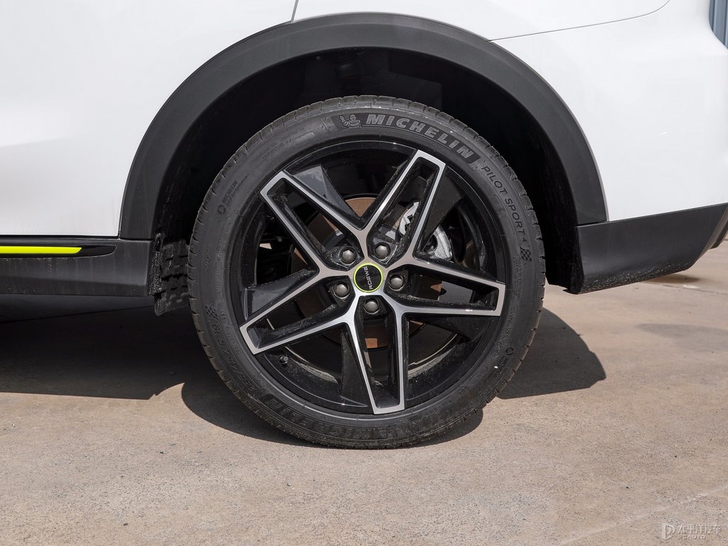 月光白榮威RX5車身外觀圖片