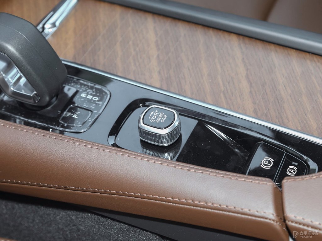 瑪瑙黑沃爾沃XC90中控內(nèi)飾圖片