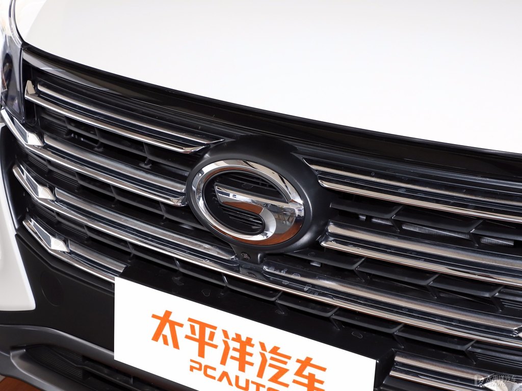 象牙白傳祺GS4車頭外觀圖片