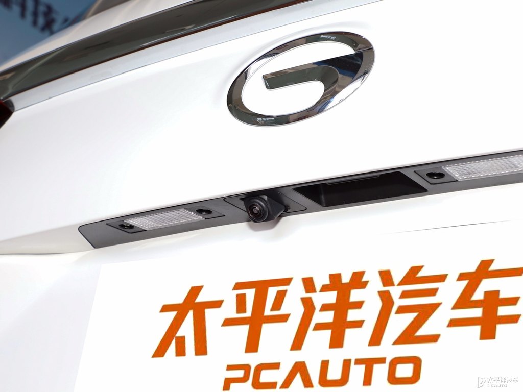 象牙白傳祺GS4車尾外觀圖片