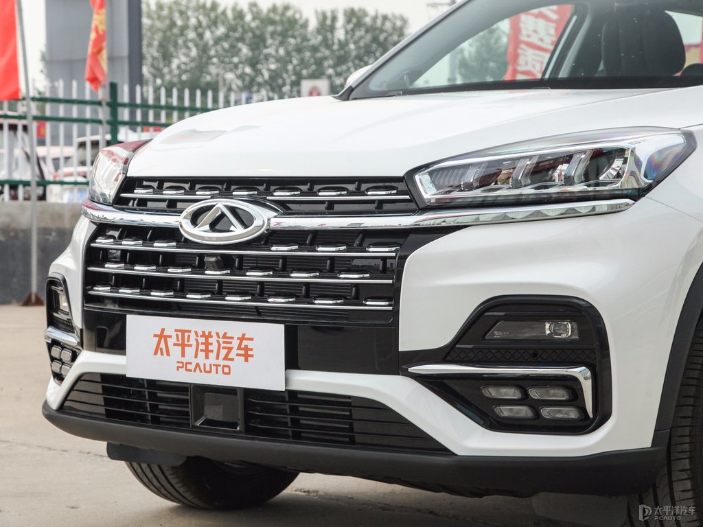 珍珠白瑞虎8車頭外觀圖片