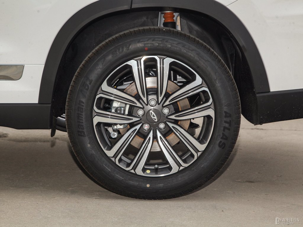 珍珠白瑞虎8車(chē)身外觀圖片