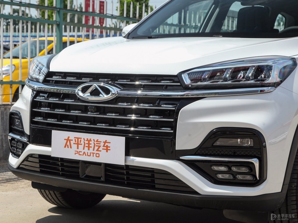 珍珠白瑞虎8車頭外觀圖片