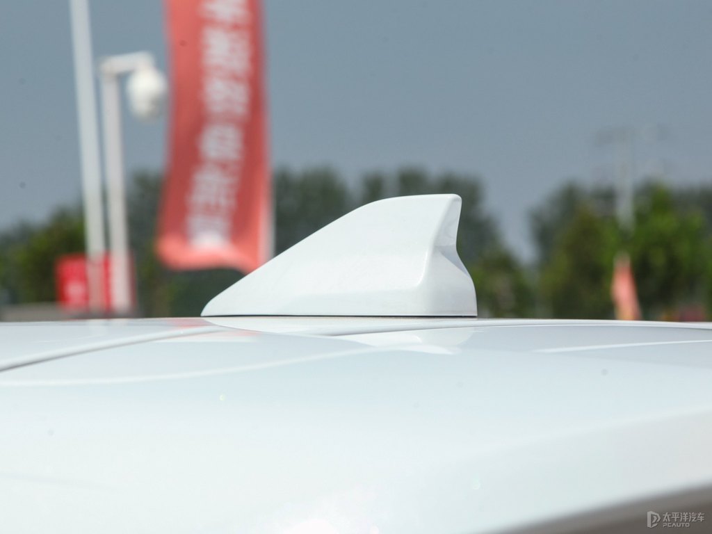 珍珠白瑞虎8車身外觀圖片