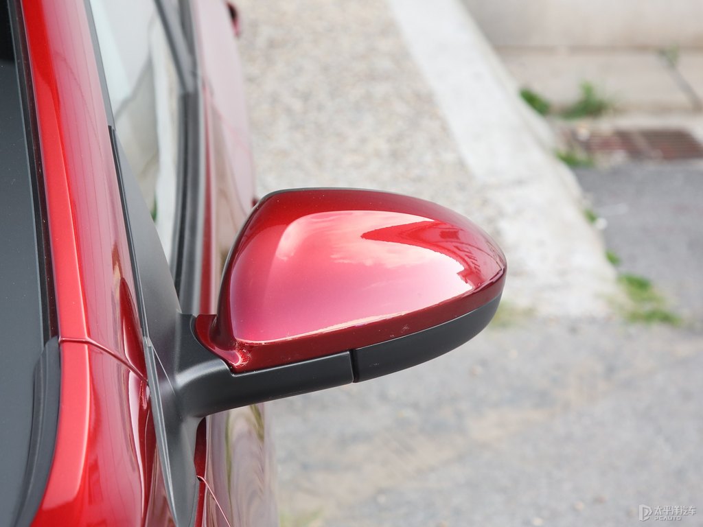 氣場紅科魯澤車身外觀圖片