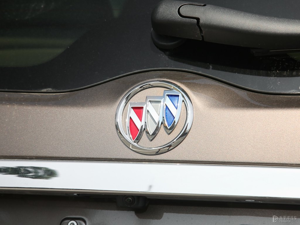琥珀金別克GL8車尾外觀圖片