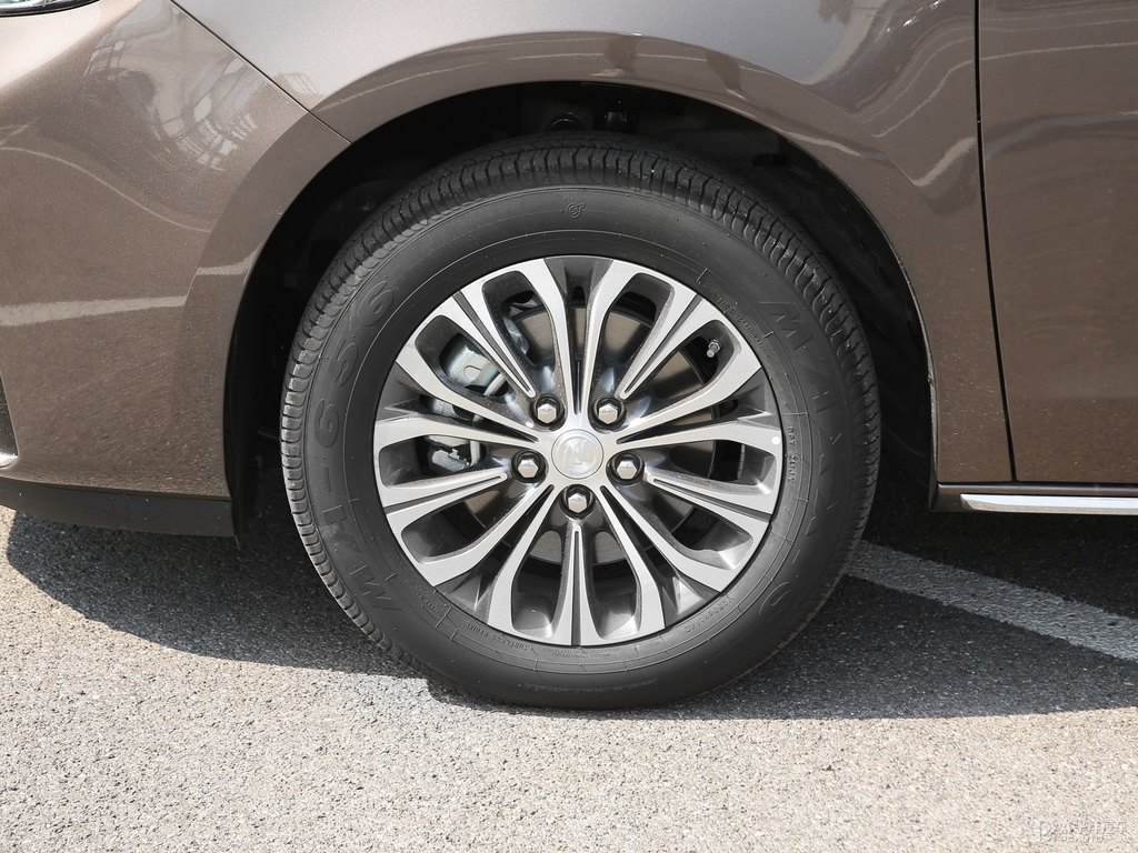 琥珀金別克GL8車身外觀圖片
