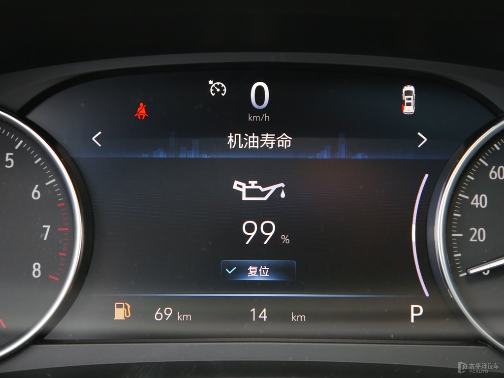 琥珀金別克GL8中控內(nèi)飾圖片