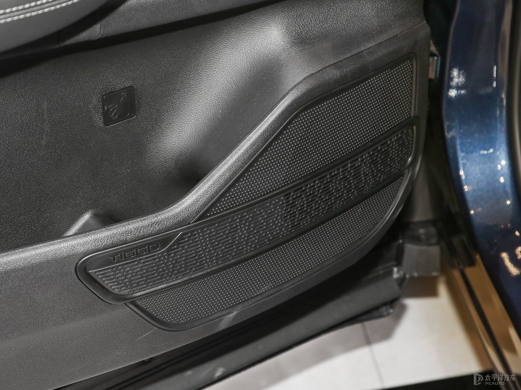 萊茵藍瑞虎8車廂內(nèi)飾圖片