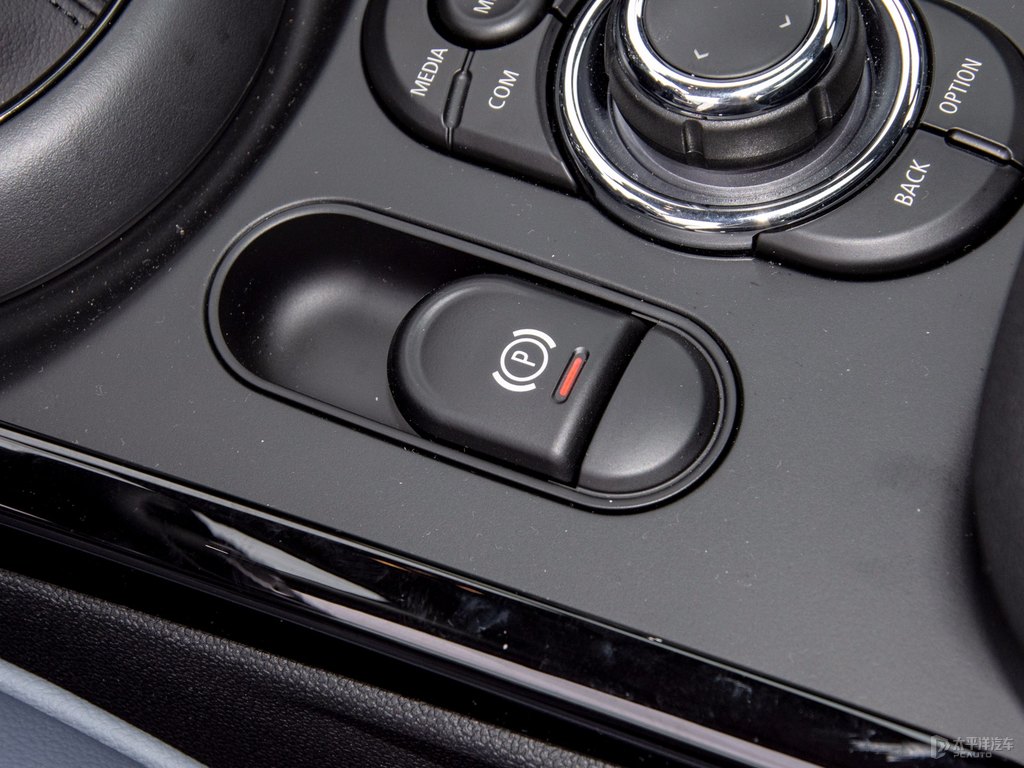 銀色+八十度黑MINI CLUBMAN中控內(nèi)飾圖片