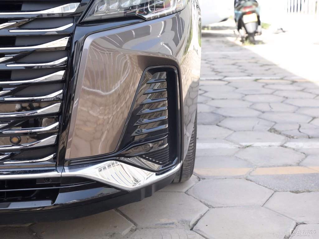 琥珀金別克GL8車頭外觀圖片