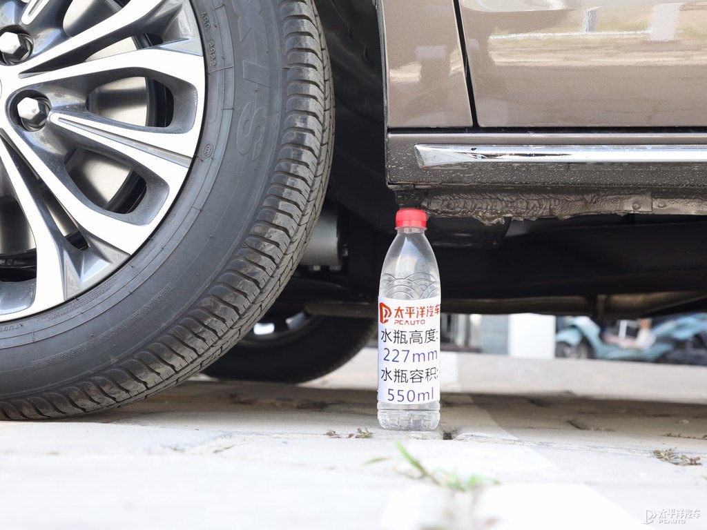 琥珀金別克GL8車身外觀圖片