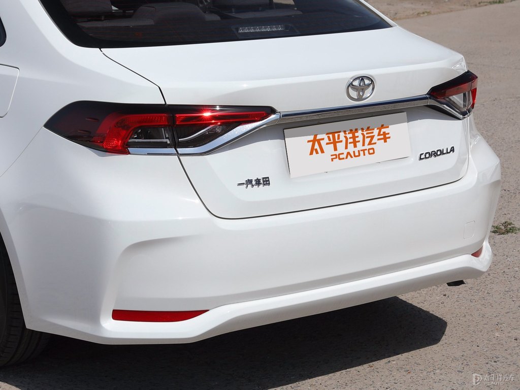 超級白色卡羅拉車尾外觀圖片
