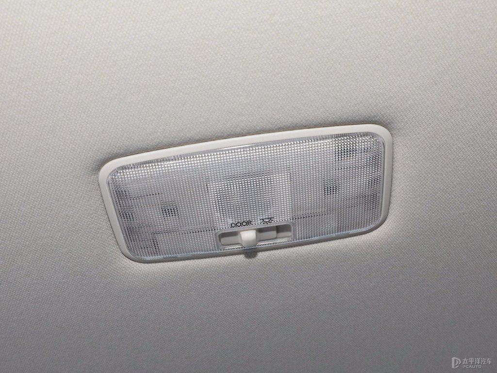 超級白色卡羅拉車廂內(nèi)飾圖片