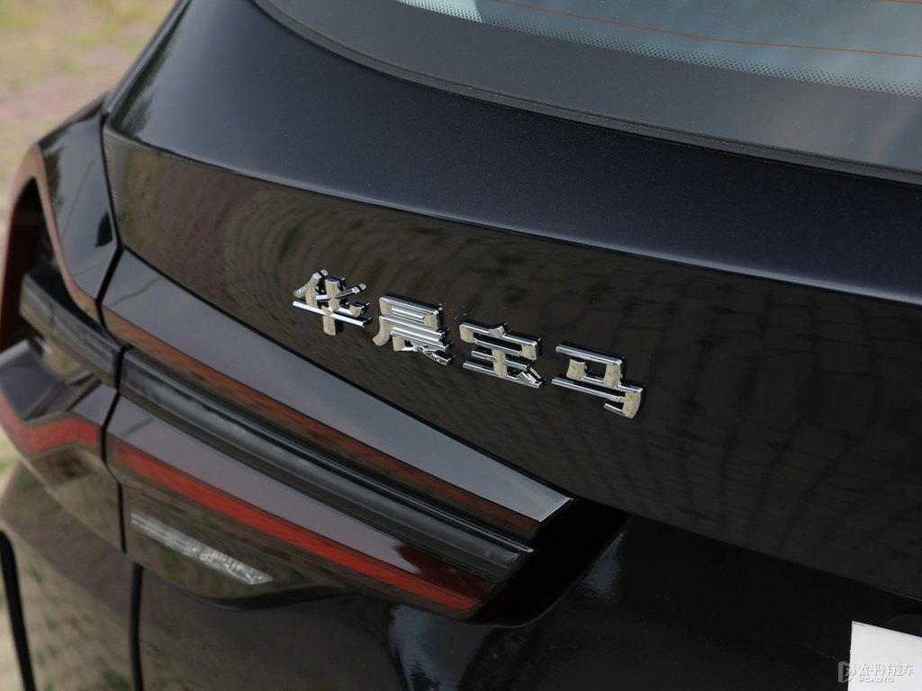 碳黑寶馬X3車(chē)尾外觀圖片