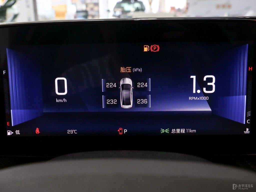 科魯澤中控內(nèi)飾圖片