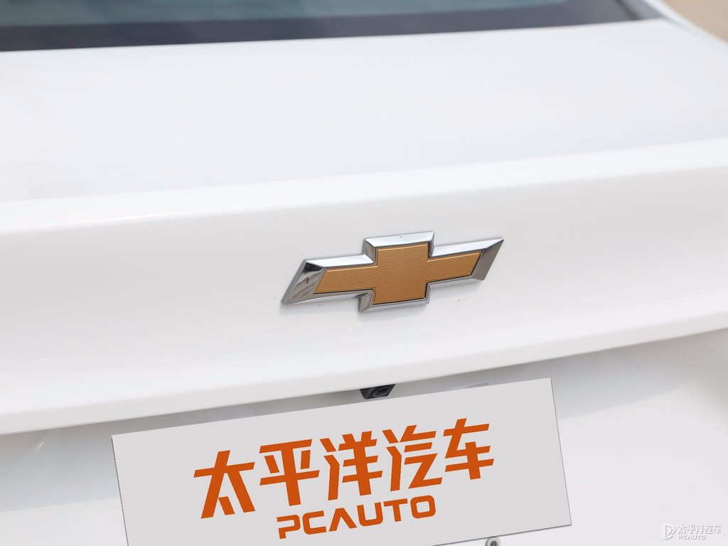 閃耀白科魯澤車尾外觀圖片
