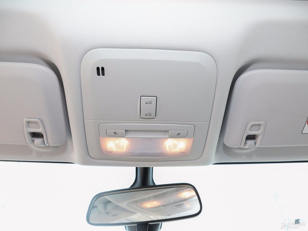 閃耀白科魯澤車廂內(nèi)飾圖片