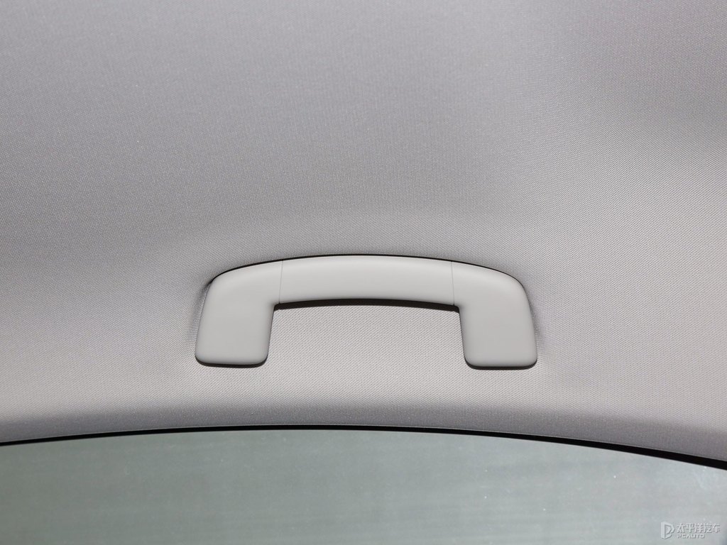 極地白寶來(lái)車廂內(nèi)飾圖片