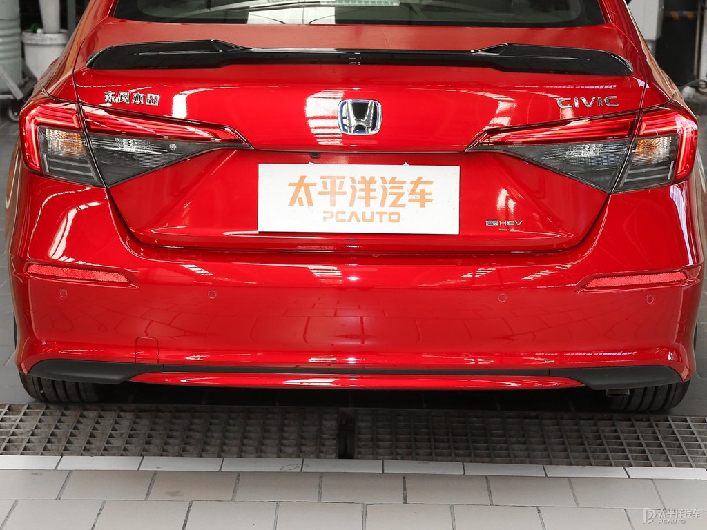 赤焰紅思域車尾外觀圖片