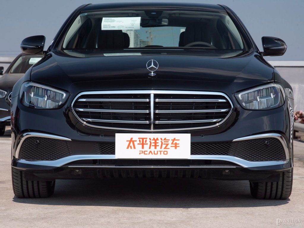 曜巖黑奔馳E級車頭外觀圖片