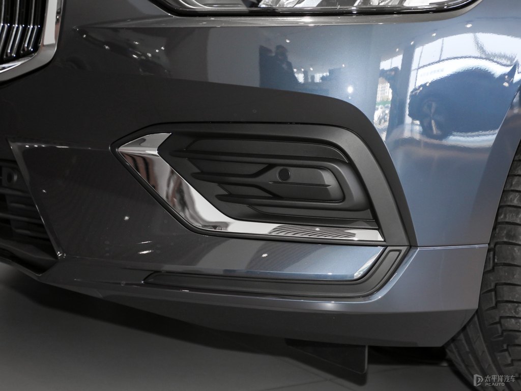 牛仔藍沃爾沃V60車頭外觀圖片