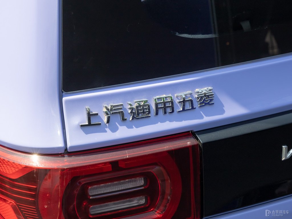 黑色+薰衣草紫宏光MINIEV車尾外觀圖片