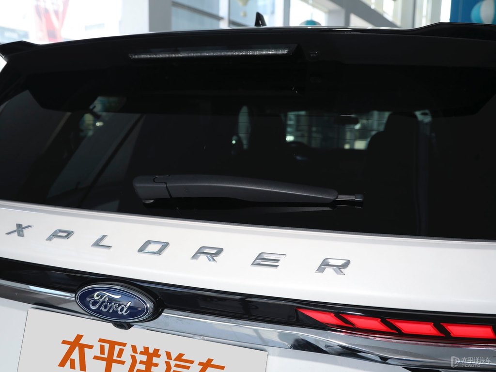 格陵蘭白探險(xiǎn)者車(chē)尾外觀圖片