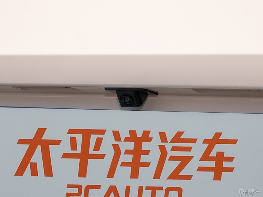 落櫻繽紛宏光MINIEV車尾外觀圖片