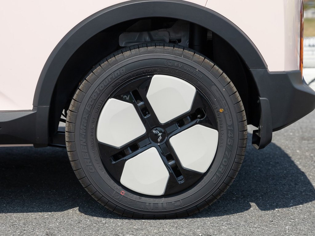 落櫻繽紛宏光MINIEV車身外觀圖片