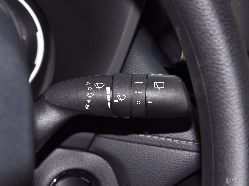 鉑金白RAV4榮放中控內(nèi)飾圖片