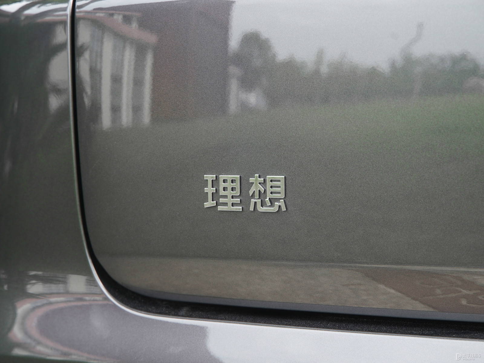 理想L8外觀高清大圖