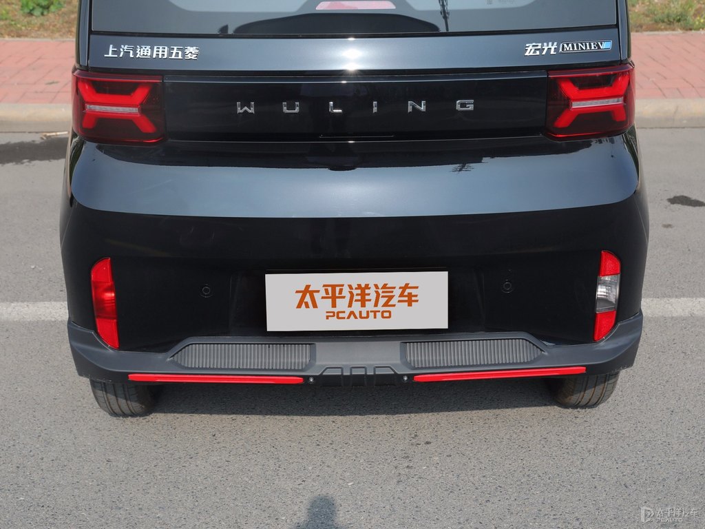 颶風魅影(黑)宏光MINIEV車尾外觀圖片