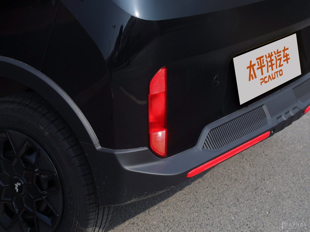 颶風(fēng)魅影(黑)宏光MINIEV車尾外觀圖片