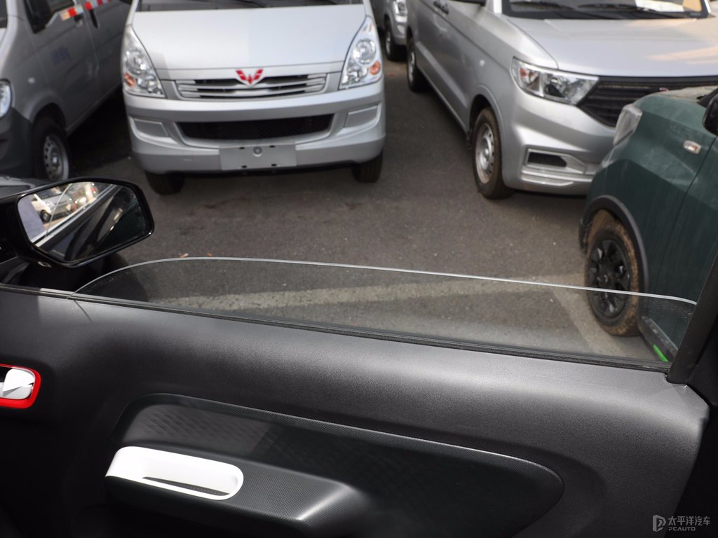 颶風(fēng)魅影(黑)宏光MINIEV車廂內(nèi)飾圖片