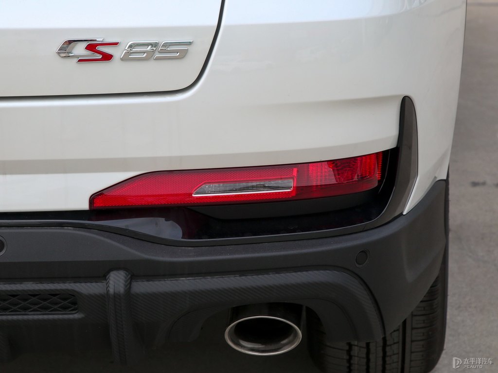 極地白長(zhǎng)安CS85 COUPE車(chē)尾外觀圖片