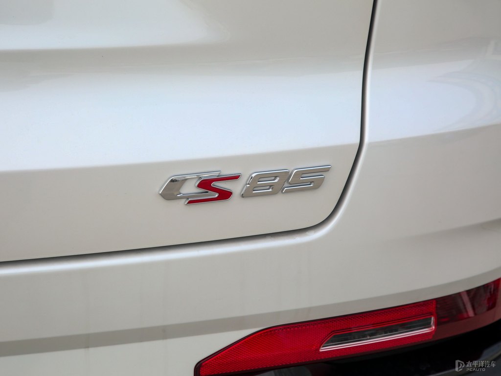 極地白長(zhǎng)安CS85 COUPE車尾外觀圖片