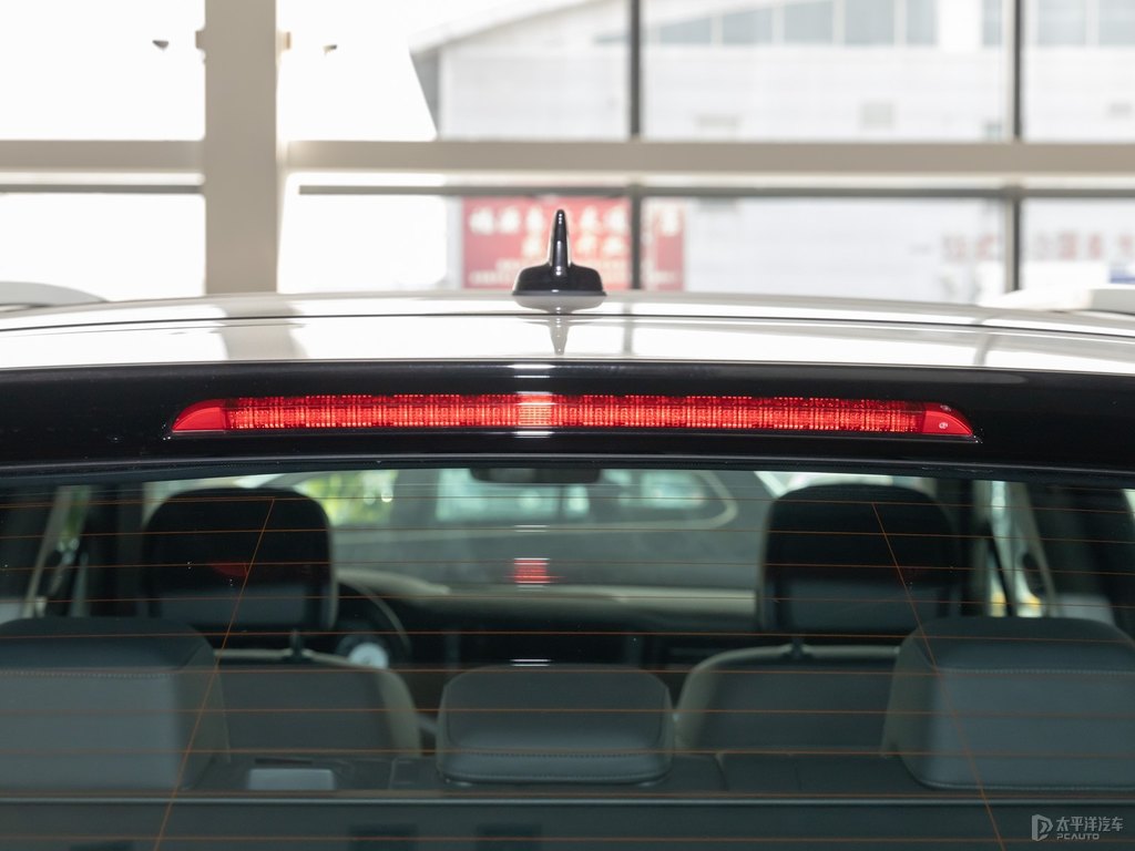 古典灰途銳車尾外觀圖片