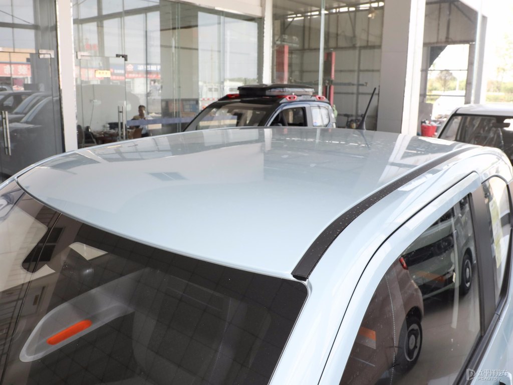 星空藍宏光MINIEV車身外觀圖片